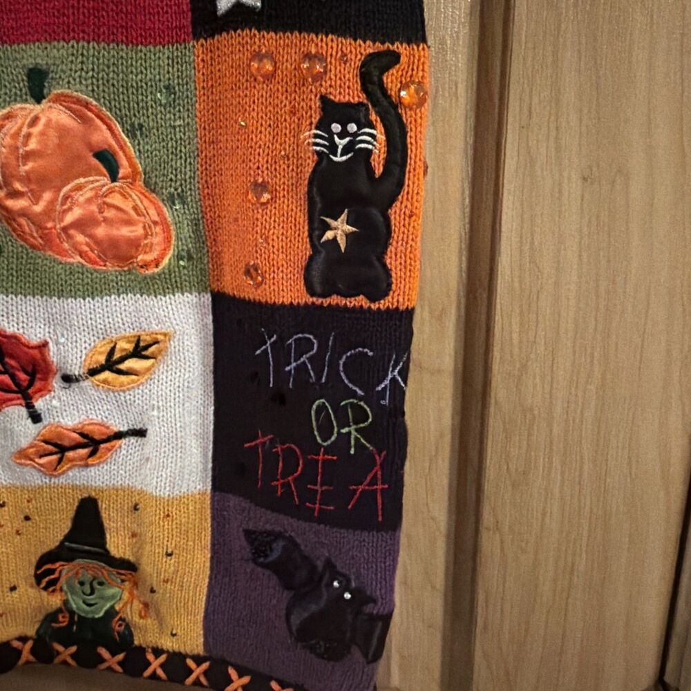 Vintage Halloween Patchwork Sweater Vest XL Black Cat Pumpkin Sequin Spooky.EUC! - Picture 11 of 16